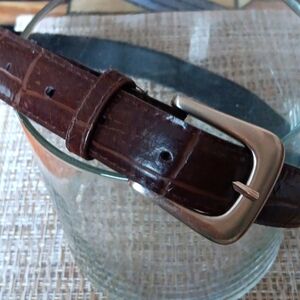 32",Ladies brown croc belt.EUC
